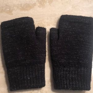 Black Delias gloves no tips fleece lined very soft